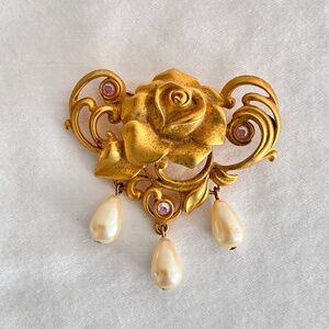 Vintage Avon Brooch Gold Tone Floral Rose Faux Pearls Pink Crystals  Pin